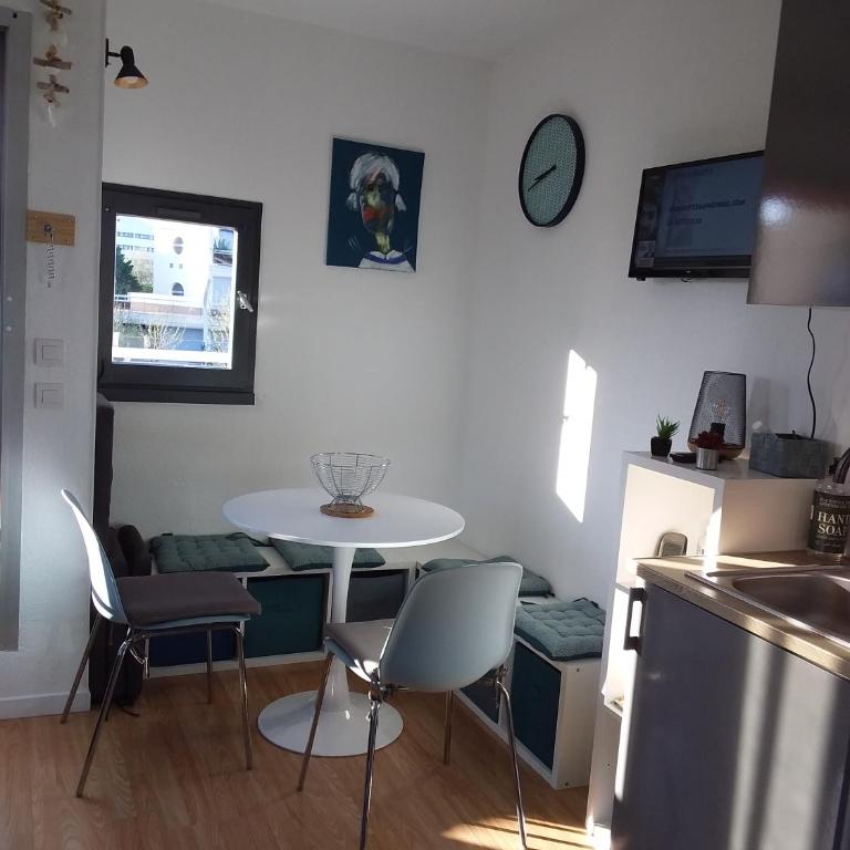 Appartement avec garage et grande terrasse , proximité des plages - Studio with Terrace - 5