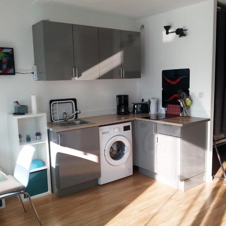 Appartement avec garage et grande terrasse , proximité des plages - Studio with Terrace - 6