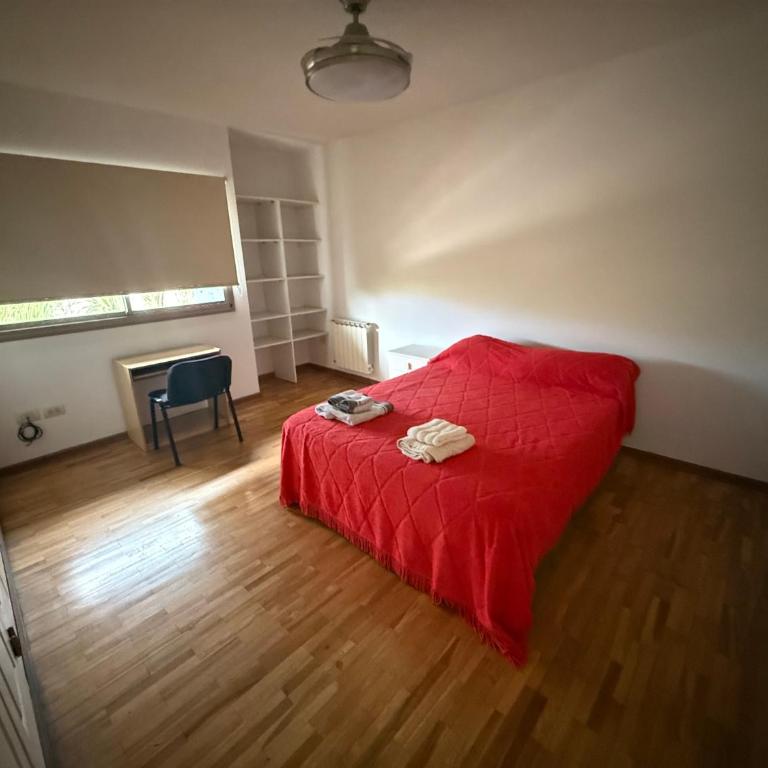 Espectacular Casa en Barrio Privado con pileta gran parque y vista panorámica - Villa - 34