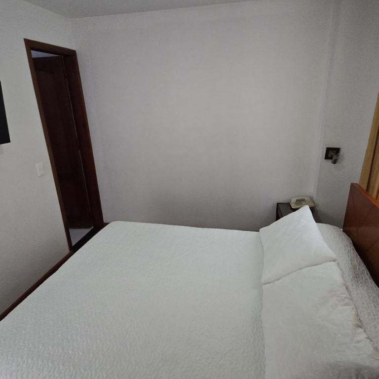 Hotel Imperial - Single Room with Private Bathroom - 3