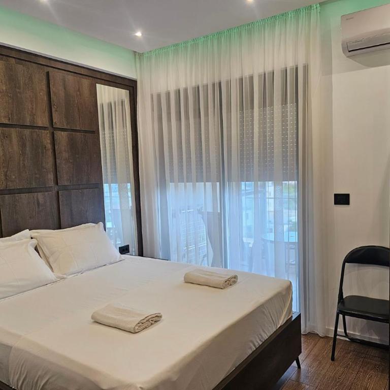 Moon Apartment - Two-Bedroom Apartment - 6