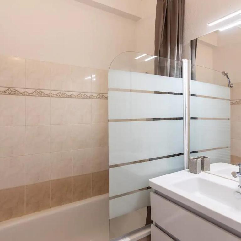 T3 Les Angles Plein Centre Station - Apartment mit 2 Schlafzimmern - 8