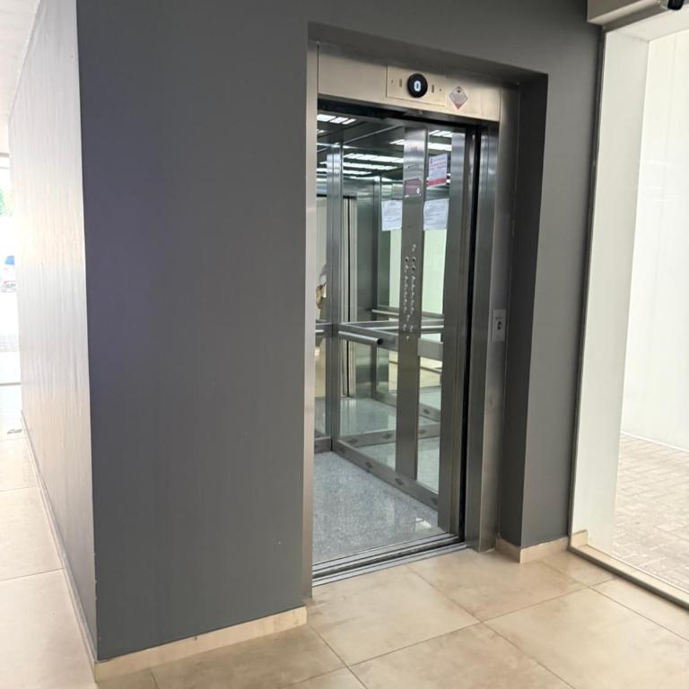 Monoambiente , excelente ubicacion , cercano a Hospitales Y principales Universidades, OPCIONAL COCHERA - Apartamento de 2 dormitorios - 43