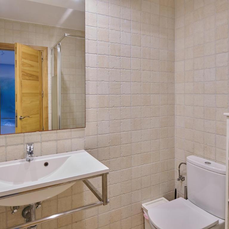 Sea frontline Apartment 'Ernesto'. Pool. WIFI - Apartamento de 2 dormitorios - 30