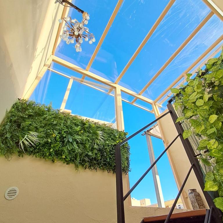 LA TERRAZZA ILLUMINATA luxury ROOFTOP - Appartamento Deluxe con 2 Camere da Letto e Balcone - 37