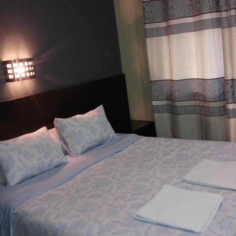 Hostal Corazón de Madrid 1 - Double or Twin Room with Private Bathroom - 24