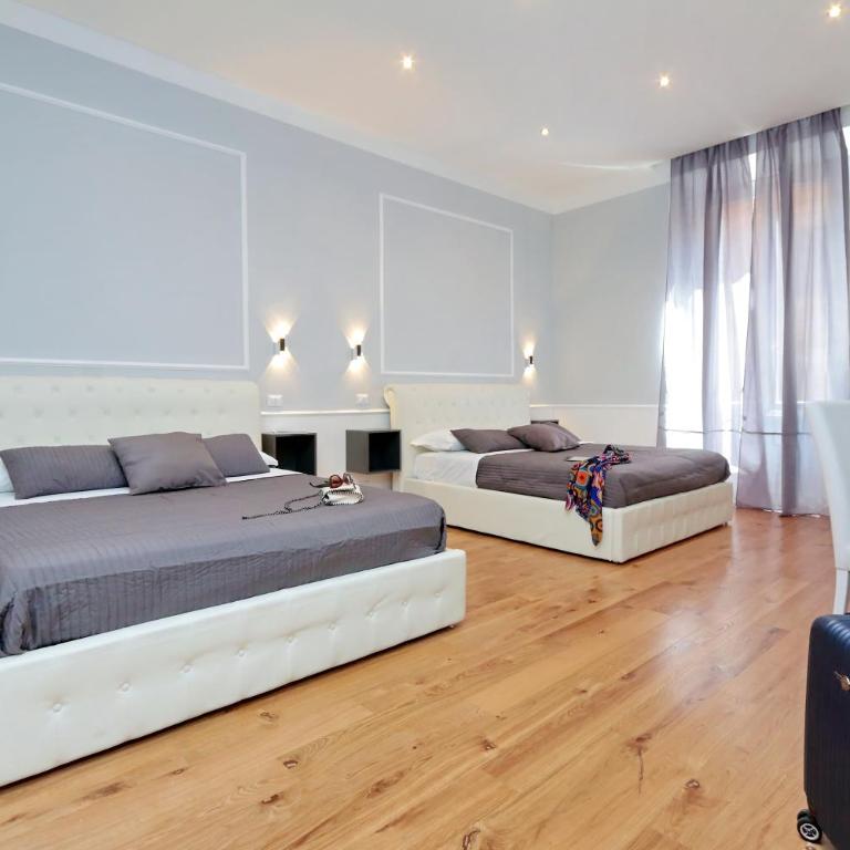 St. Peter Vatican Rooms - Deluxe Quadruple Room with Private Bathroom - 2