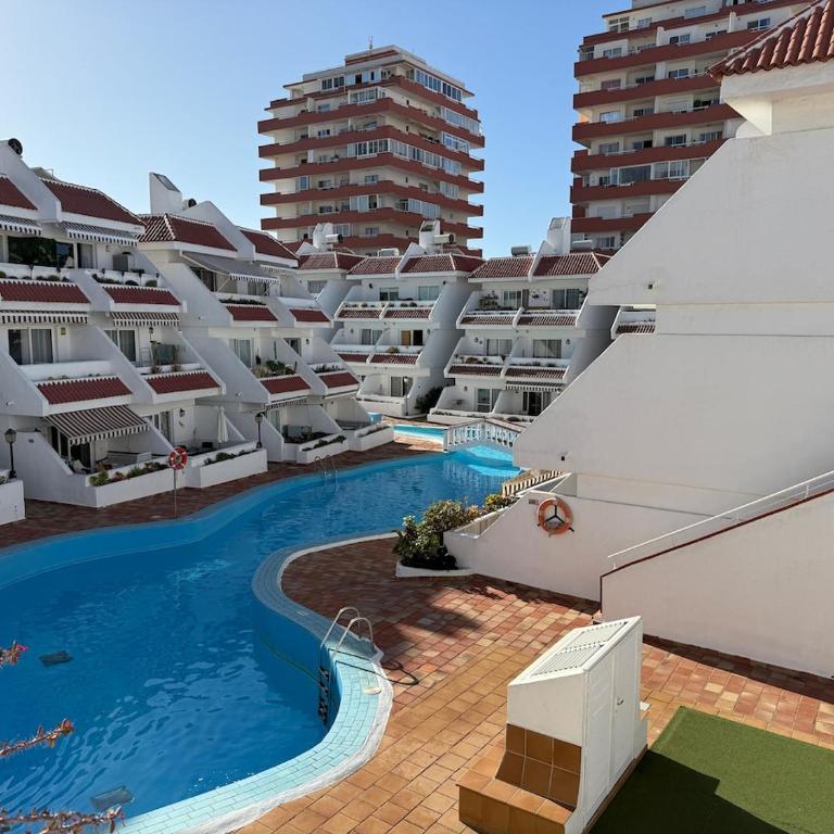 Centrally located M, bright and sunny apartment with terrace and pool views - Apartamento de 1 dormitorio - 1