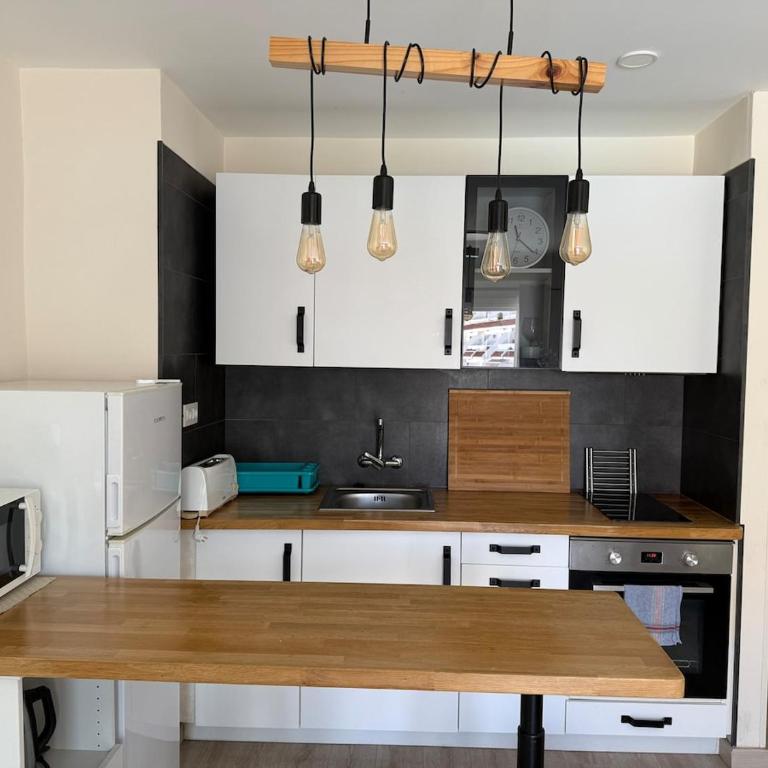Centrally located M, bright and sunny apartment with terrace and pool views - Apartamento de 1 dormitorio - 4