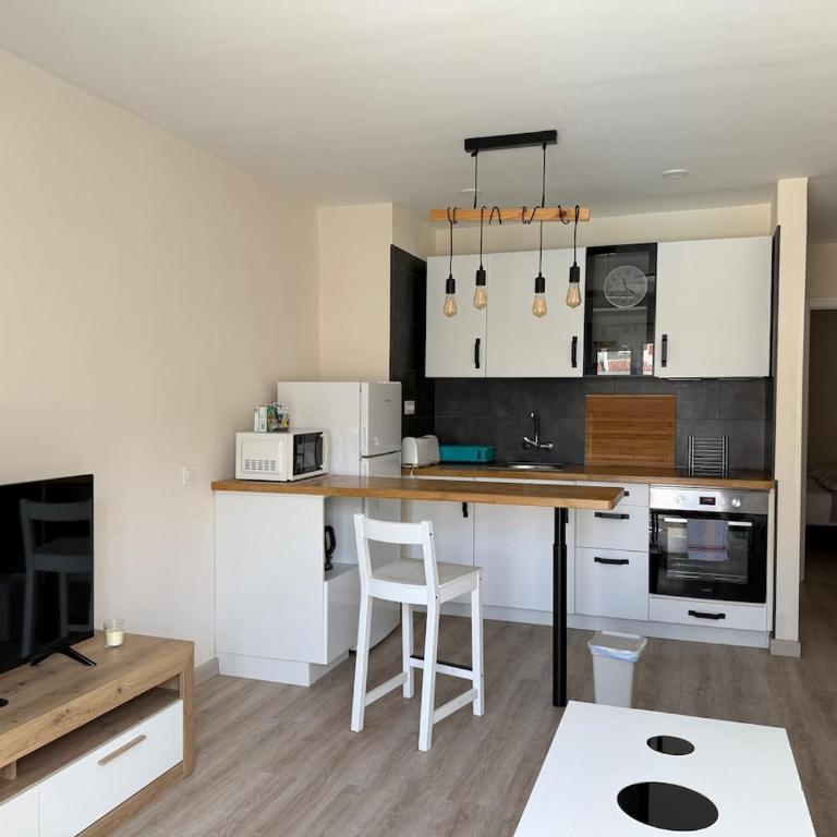 Centrally located M, bright and sunny apartment with terrace and pool views - Apartamento de 1 dormitorio - 16