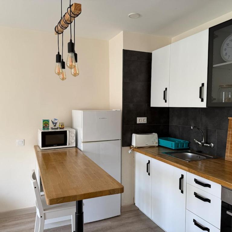 Centrally located M, bright and sunny apartment with terrace and pool views - Apartamento de 1 dormitorio - 18