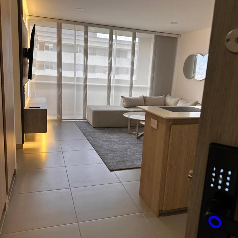 Lujoso apartamento, 3 habitaciones, mejor ubicación - One-Bedroom Apartment - 1