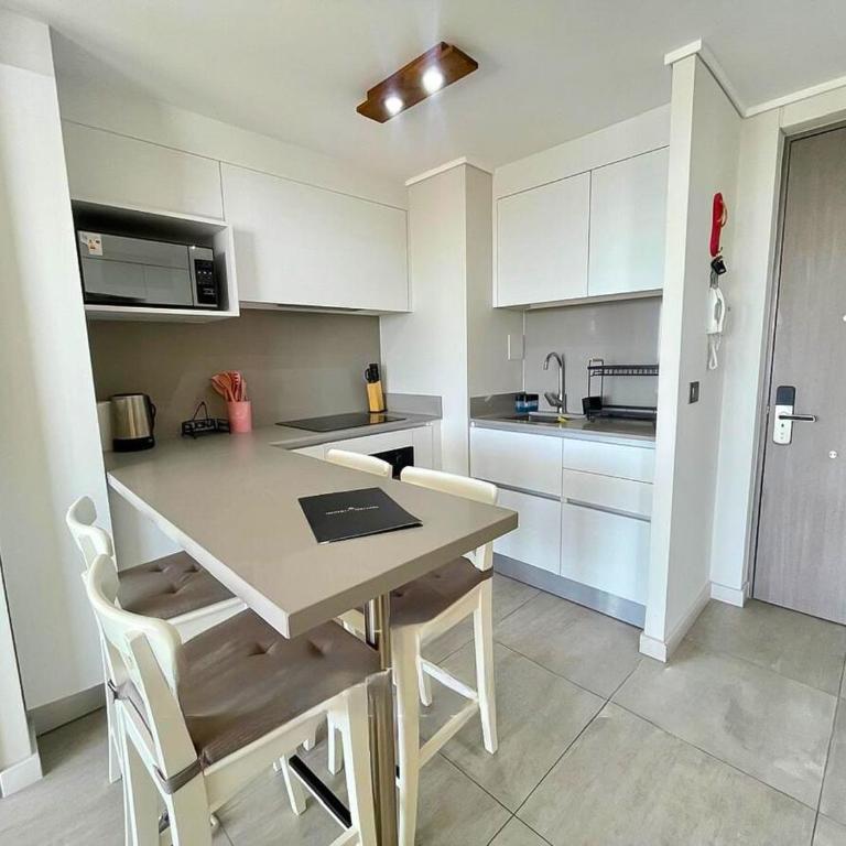 Reñaca Encantador - Departamento precioso con dos dormitorios en suite, sol y vista al mar - Two-Bedroom Apartment - 5