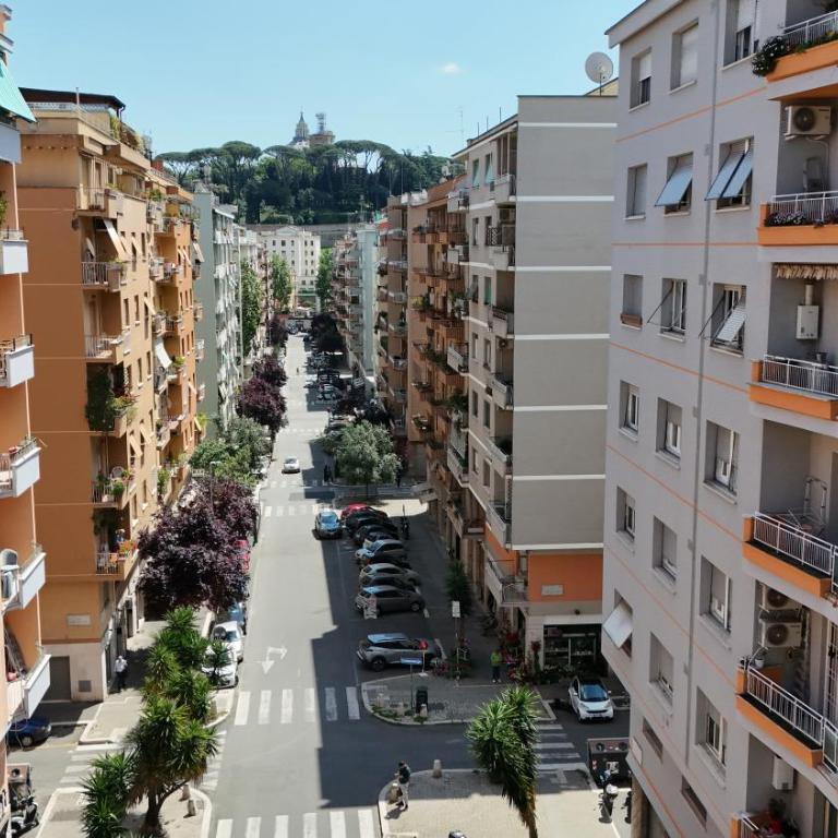 Stellar Stays - Camera King con Balcone - 14