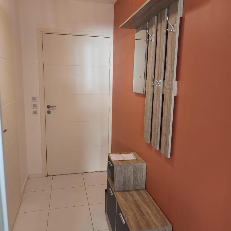 Studio calme et paisible, climatisé avec terrasse au dernier étage, 100m du tramway et 20 min de la promenade des anglais - Appartement 1 Chambre - 21