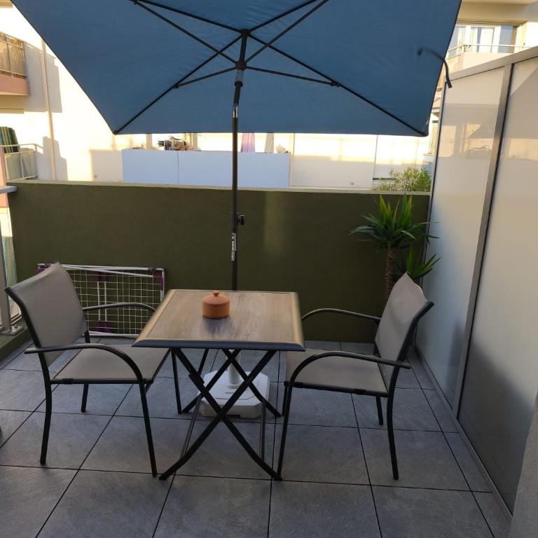 Studio calme et paisible, climatisé avec terrasse au dernier étage, 100m du tramway et 20 min de la promenade des anglais - Appartement 1 Chambre - 20