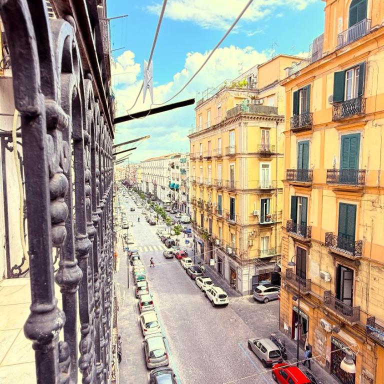 Grande & Favoloso vicino il Museo Madre - Apartment - 14