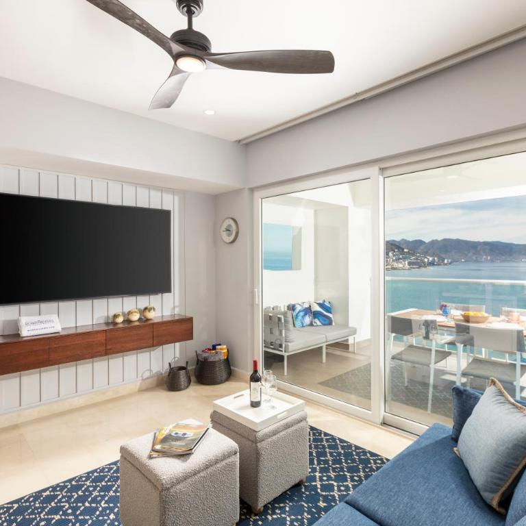 Designer 1BR Beachfront Retreat – Wake Up to the Waves - One-Bedroom Apartment - 6
