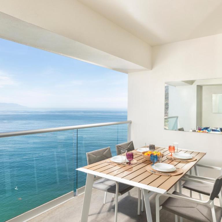 Designer 1BR Beachfront Retreat – Wake Up to the Waves - One-Bedroom Apartment - 2