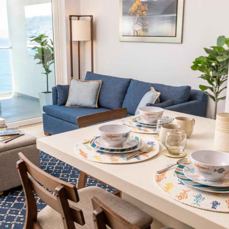 Designer 1BR Beachfront Retreat – Wake Up to the Waves - One-Bedroom Apartment - 11