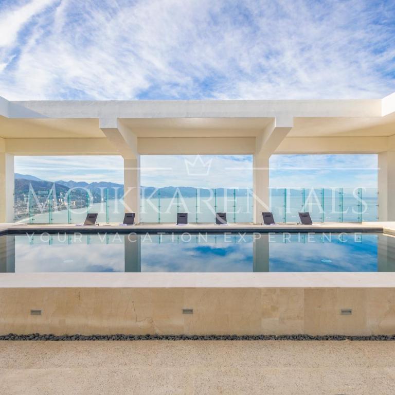 Designer 1BR Beachfront Retreat – Wake Up to the Waves - One-Bedroom Apartment - 49