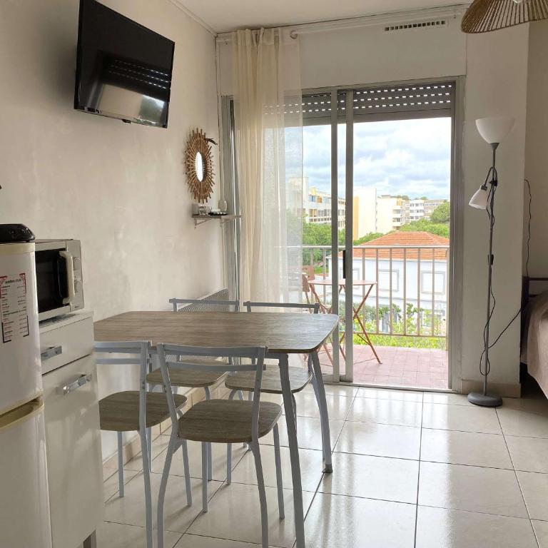 Studio rénové avec balcon et WIFI à Balaruc-les-Bains - FR-1-553-303 - Studio - 5