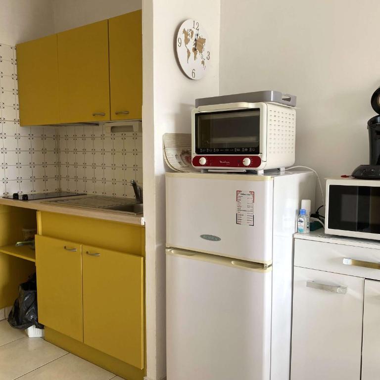 Studio rénové avec balcon et WIFI à Balaruc-les-Bains - FR-1-553-303 - Studio - 7