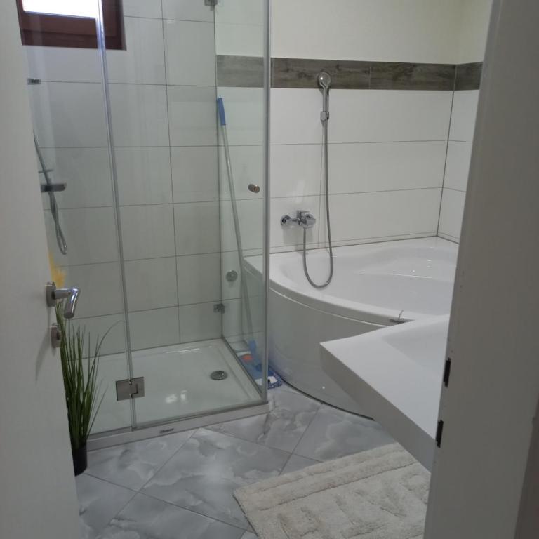 BB Sima - Kuća sa 4 Spavaće Sobe - 4