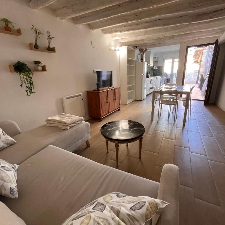 15min de Alquezar I Casa Felix Amplio Apt 2Hab, Gran Terraza & BBQ, Abiego - Apartamento de 2 dormitorios - 2