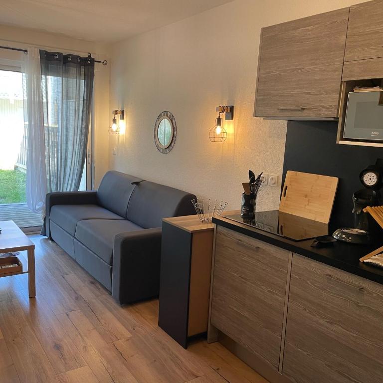 Appartement 200m de l'océan avec piscine extérieure - Appartement - Vue sur Piscine - 3