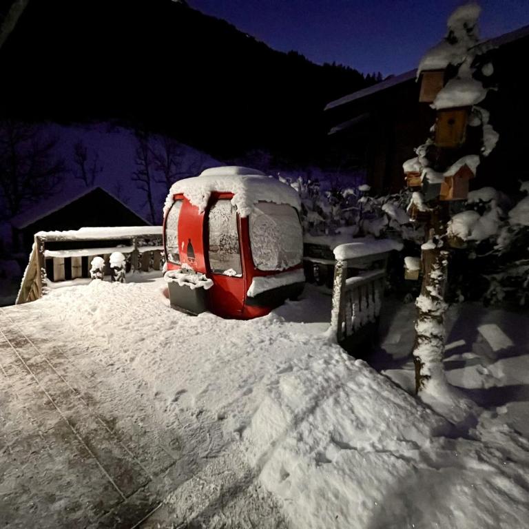 Chalet Le Nutshell - 4pers - Vue montagne au calme - Proche Annecy, La Clusaz, Grand-Bornand - AravisTour - Chalet 2 Chambres - 47