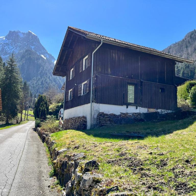 Chalet Le Nutshell - 4pers - Vue montagne au calme - Proche Annecy, La Clusaz, Grand-Bornand - AravisTour - Chalet 2 Chambres - 45