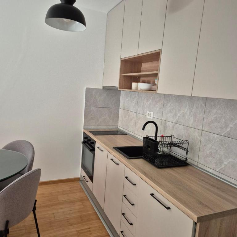 Apartments 402 - One-Bedroom Apartment - 6