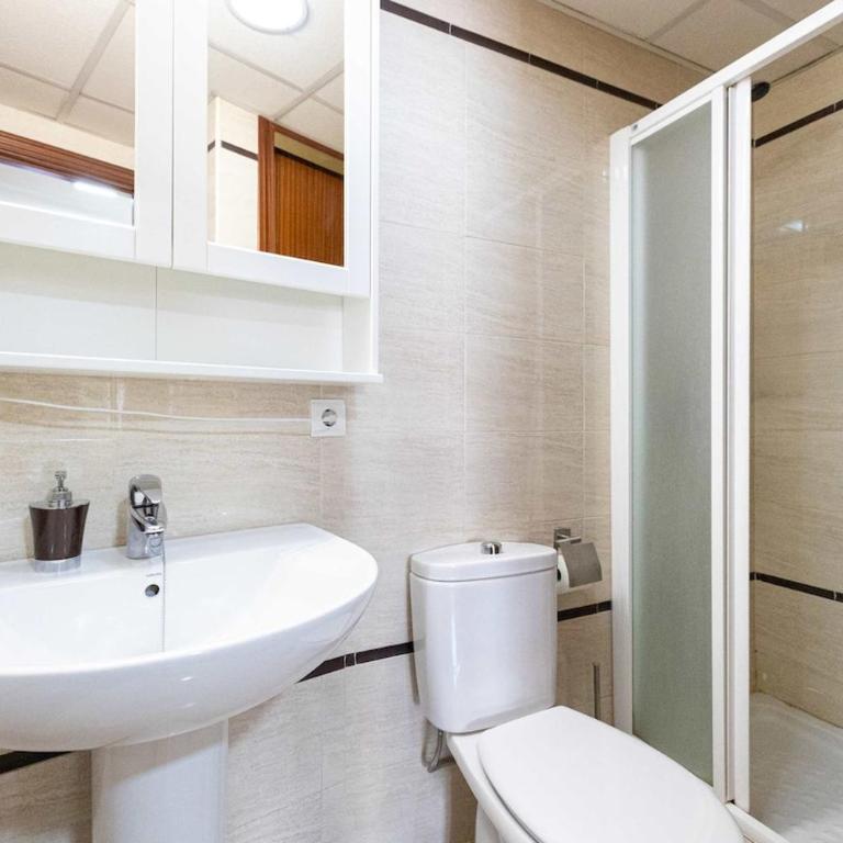 Spacious 3-Bedroom Apartment in Málaga - Apartamento de 3 dormitorios - 12