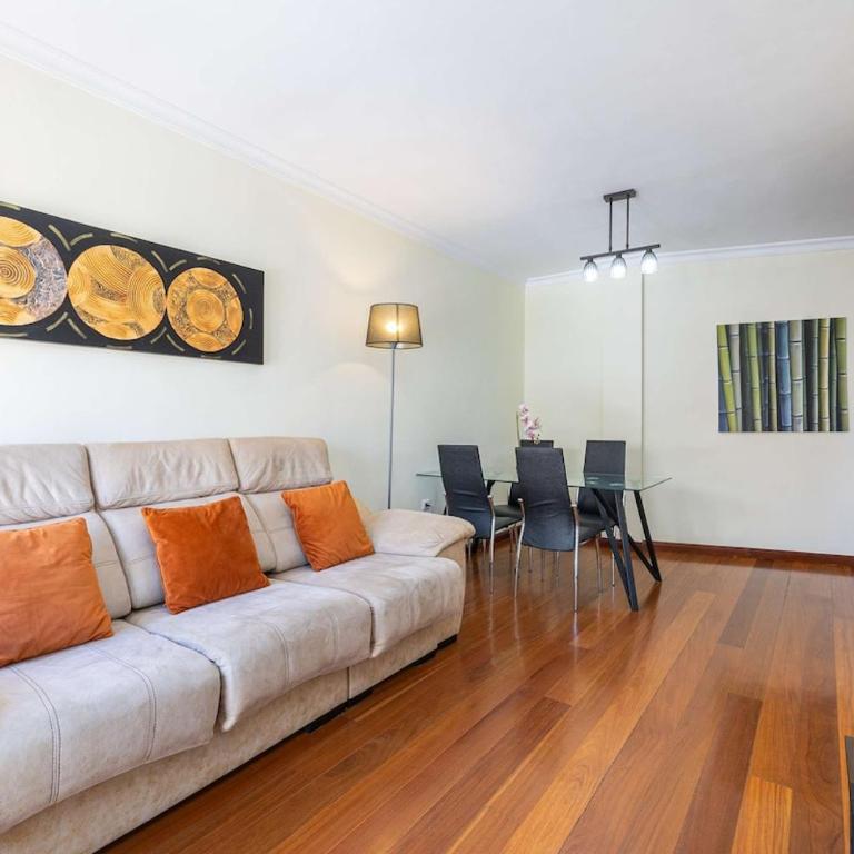 Spacious 3-Bedroom Apartment in Málaga - Apartamento de 3 dormitorios - 19