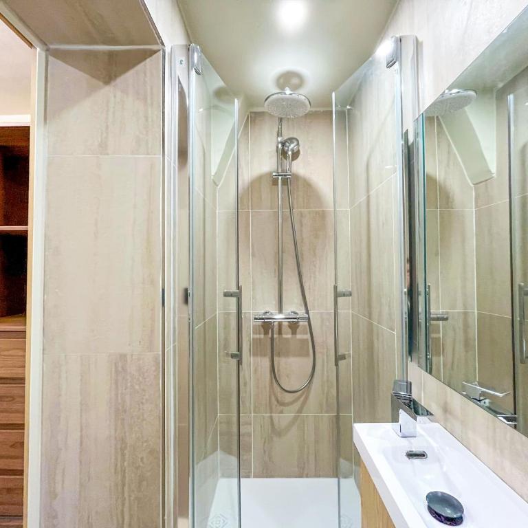 Urban Flat 199 - Parisian 5 Bedroom Central Flat - Apartment - 24