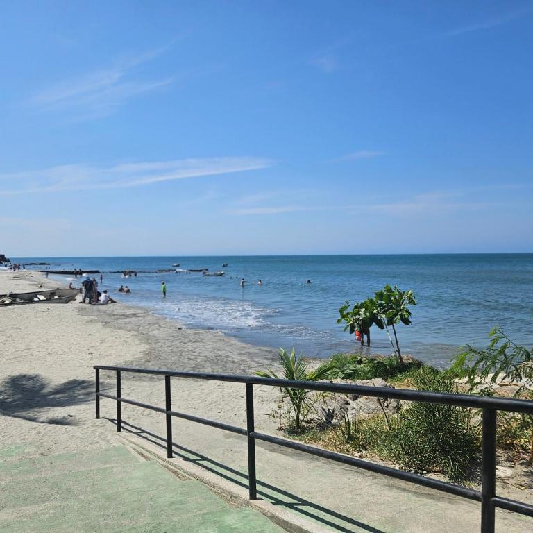 Apartamento con piscina cerca al mar Amoblado Rodadero Sur - Apartamento de 2 dormitorios - 8