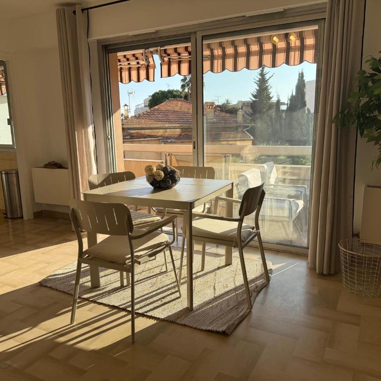 Nouveau ! à 200m des plages grand studio baigné de lumière, très grande terrasse tout confort - Monolocale - 9
