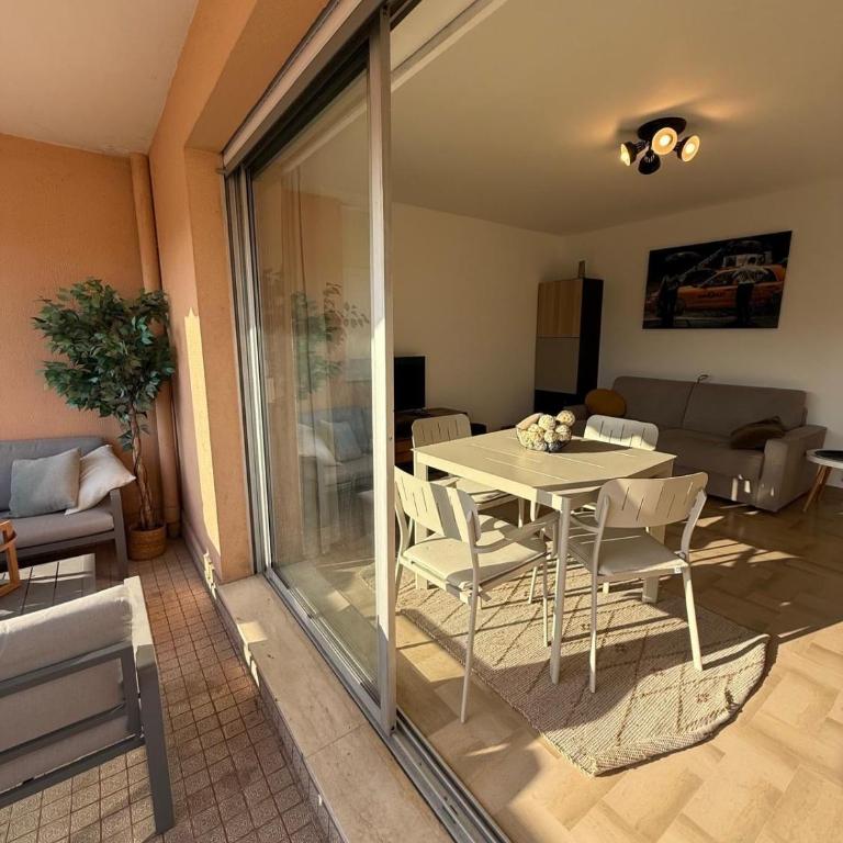 Nouveau ! à 200m des plages grand studio baigné de lumière, très grande terrasse tout confort - Monolocale - 3