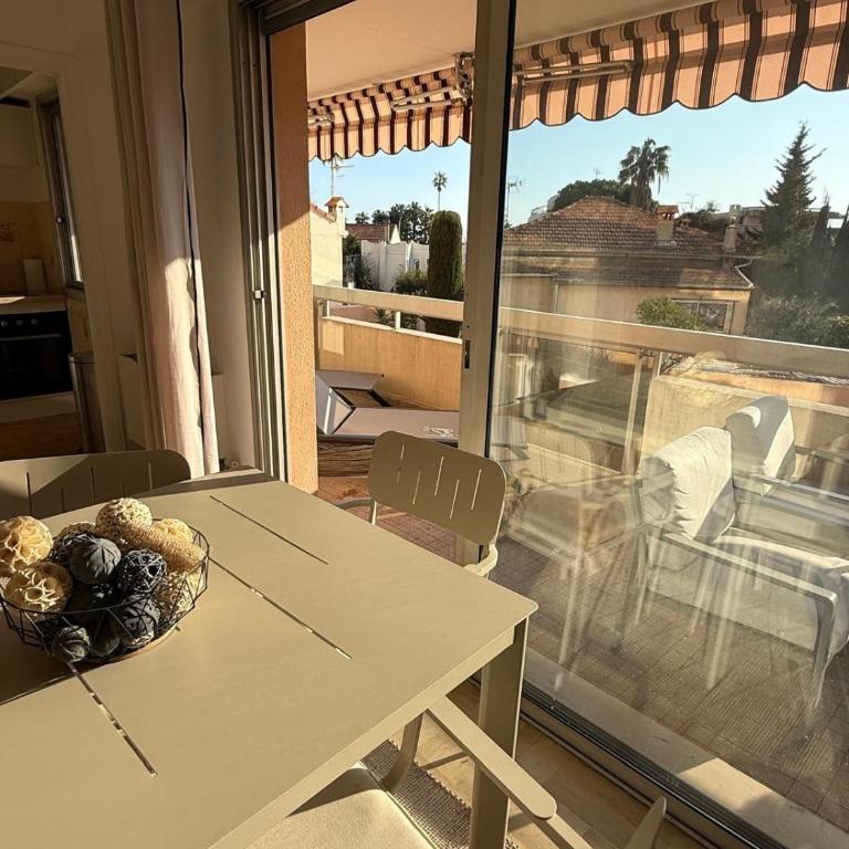 Nouveau ! à 200m des plages grand studio baigné de lumière, très grande terrasse tout confort - Monolocale - 12