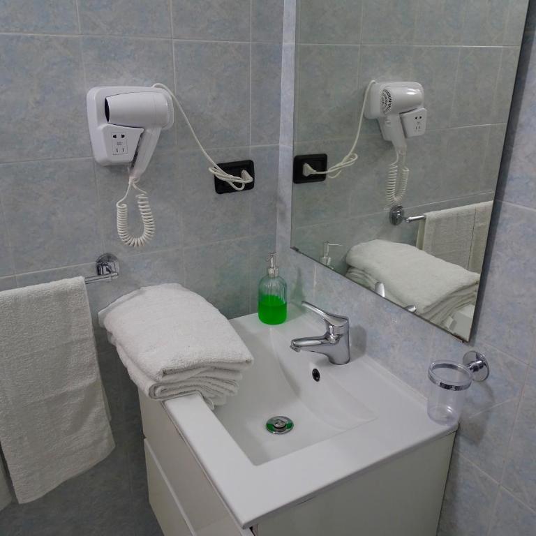 B&B Villa Matari - Camera Matrimoniale/Doppia con Letti Singoli - 5