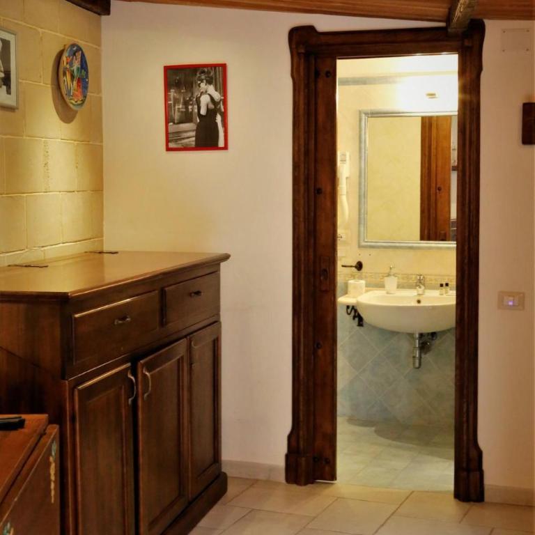 Suite Piazza del Gesù By DomusExtra - Junior Suite con Terrazza - 11