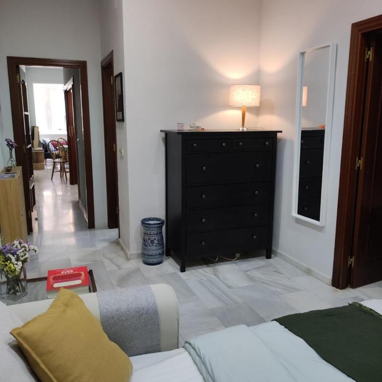 Elegancia y confort en el corazón de Málaga - Apartamento de 2 dormitorios con balcón - 31
