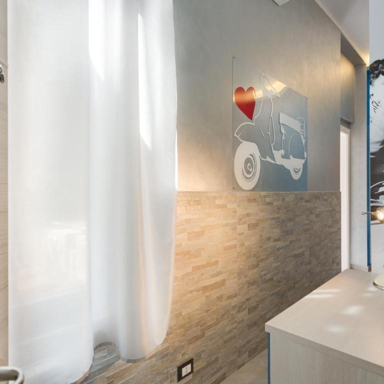 Excellence Suite - Camera Matrimoniale Classic con Balcone - 3