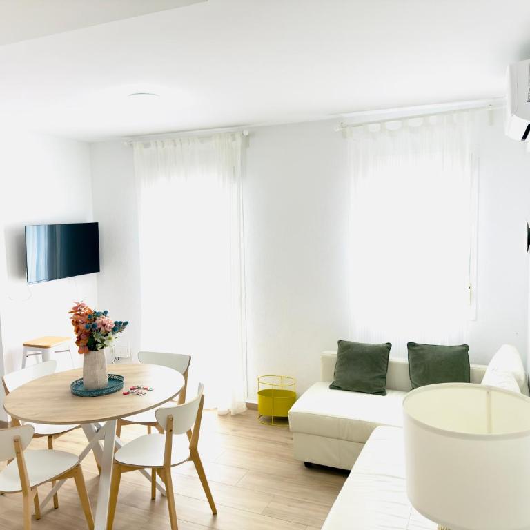 Alojamiento Erytheia, tranquilo, a 150 metros de la playa y pleno casco histórico - Apartamento de 2 dormitorios - 4