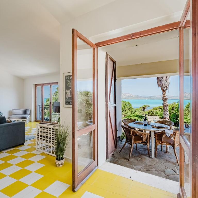 Villa Iole, con accesso alla spiaggia - Hosty Sardegna - Villa - 12