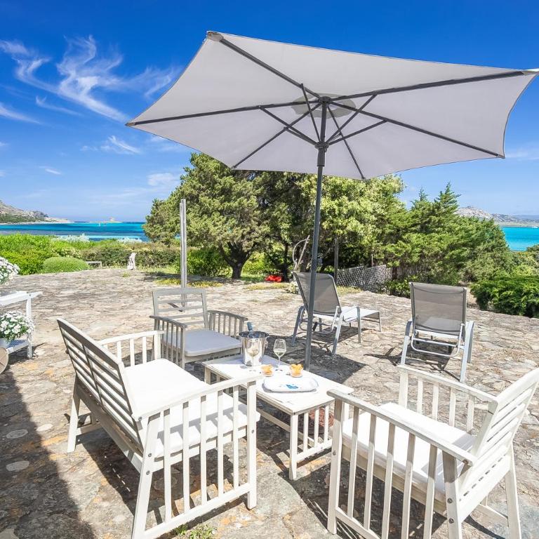 Villa Iole, con accesso alla spiaggia - Hosty Sardegna - Villa - 6