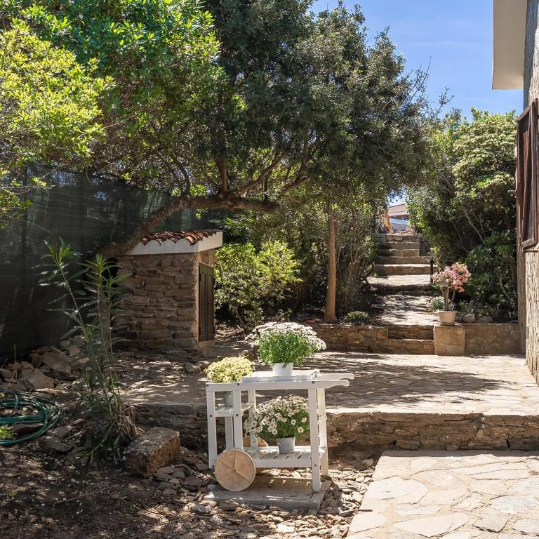 Villa Iole, con accesso alla spiaggia - Hosty Sardegna - Villa - 54