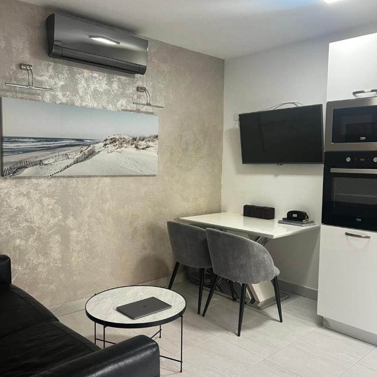 Olive Coast Apartments Baošići Center - Apartment - Ground Floor - 8