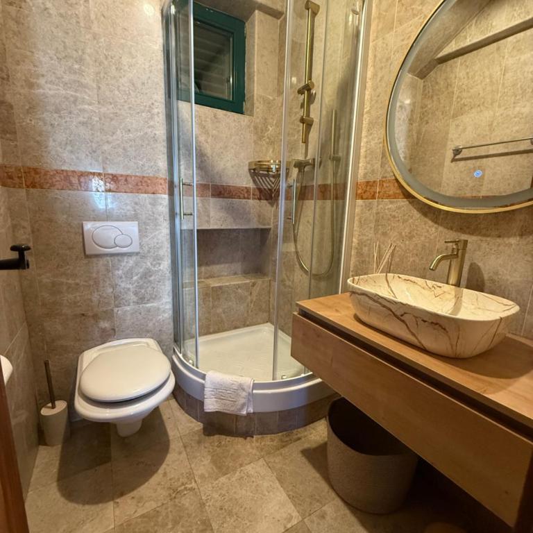 Skver Studio Apartments - Deluxe Studio with Balcony - 6